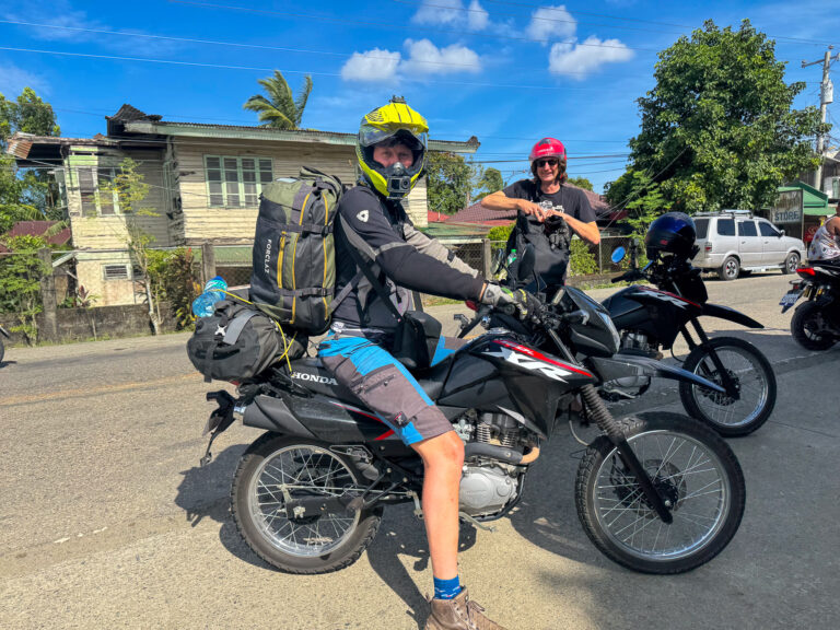 Motorem przez Filipiny. 35 dni w tropikalnym chaosie